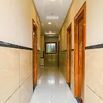 Fabhotel Royal Palace