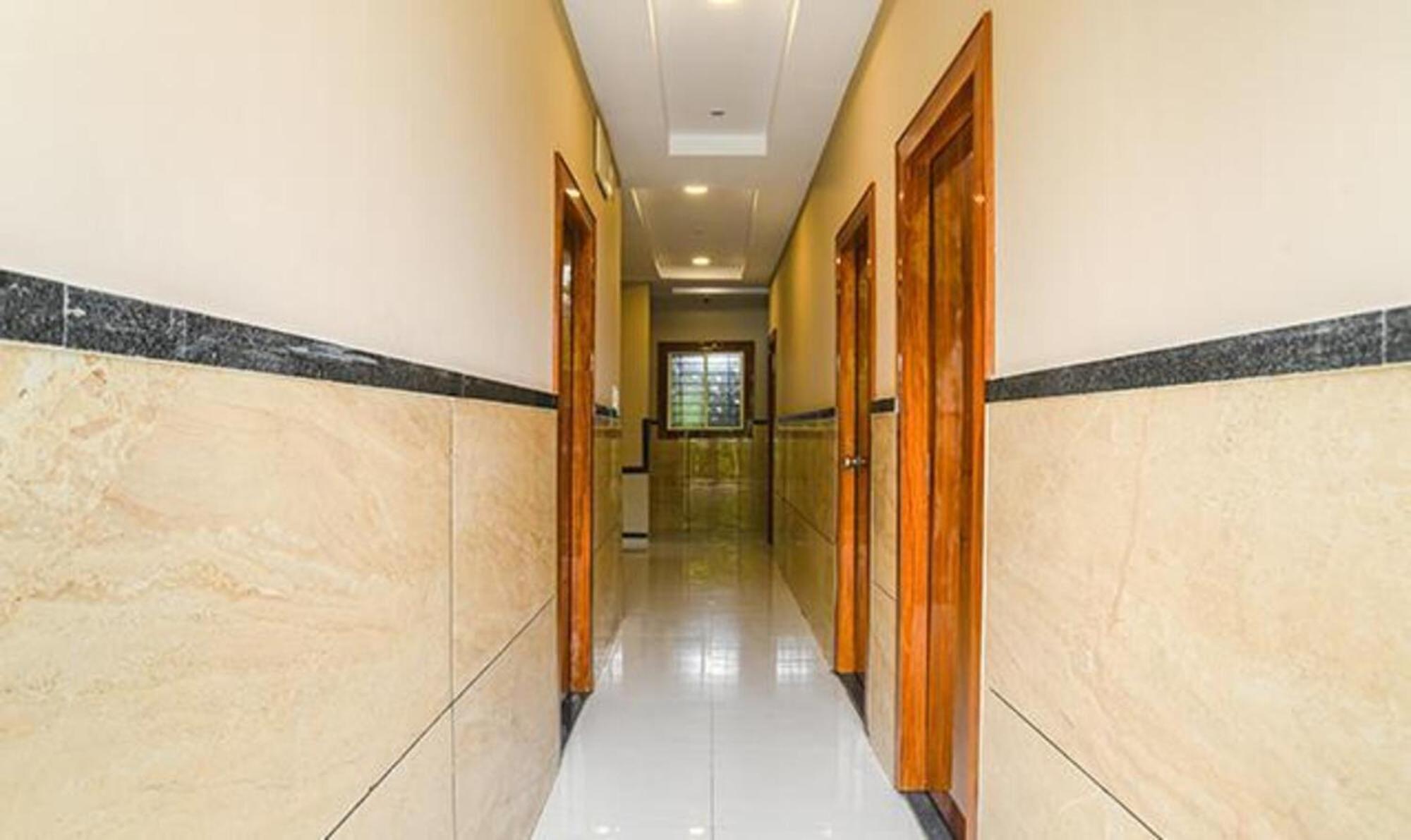 Fabhotel Royal Palace Hotel 3*